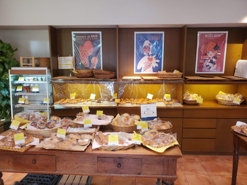 【ブーランジェリー コム・シノワ】階段を降りると、こんなところにパン屋さん！？【神戸市中央区 三宮】｜べいかりーほっぴんぐ