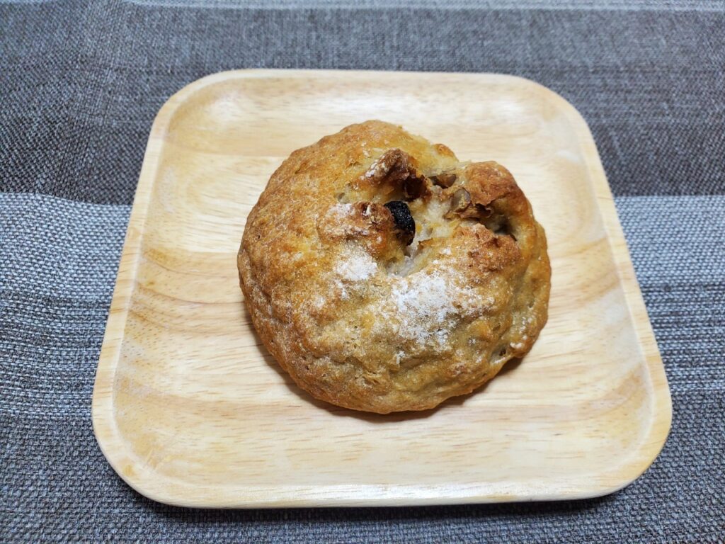 rebake-ange-pastry　米粉とそば粉のレーズン胡桃パン