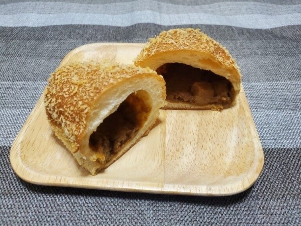 淡路島のBoulangerie　RURALの焼きカレーパン